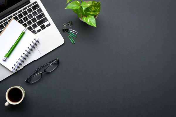 mfL851nntkhx a business woman who is stressed and frustrated